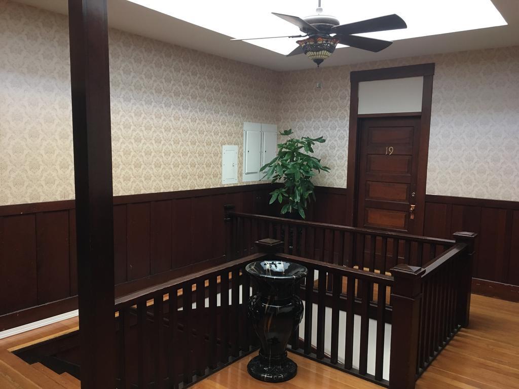 Hotel Burgess Reedley Zewnętrze zdjęcie